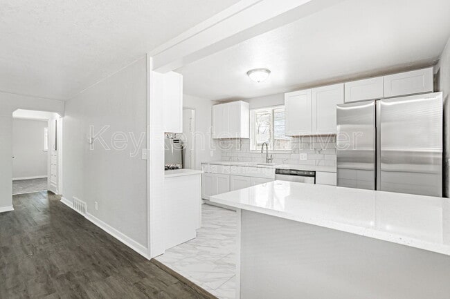 Photo - 3365 Poplar St