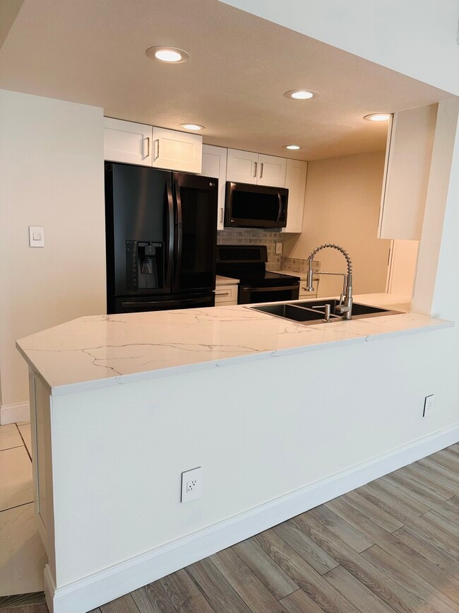 Photo - 1011 S Ironton St Unidad 304 Rental