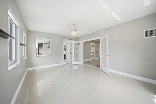 Photo - 5031 NE 23rd Terrace