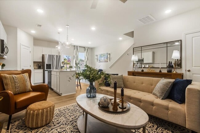 Photo - 2049 Hillman Wy