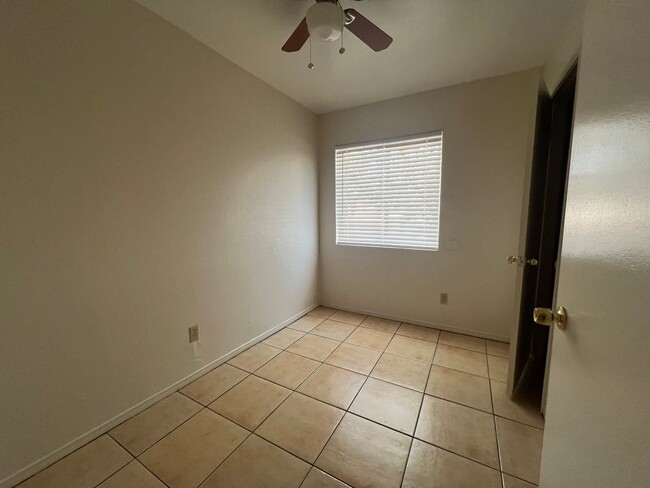 Photo - A577 Unit 1625-101