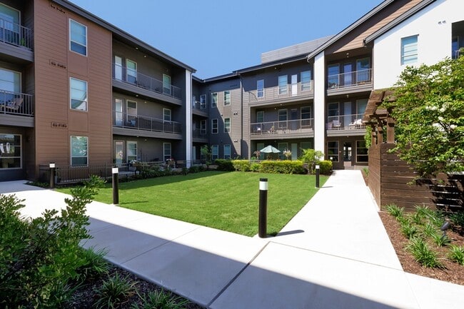 Album Benbrook Patio