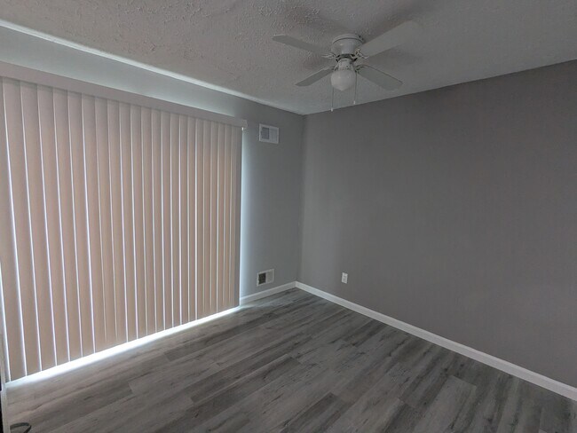 Dining Area - 22 Fomalhaut Ct