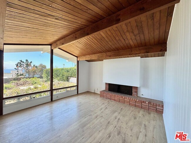 Photo - 31617 Broad Beach Rd