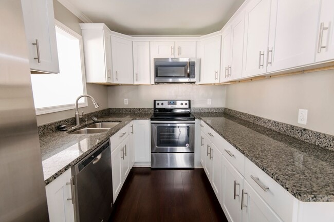 Photo - 3 Bedroom Ranch Style Home Just Minutes From Downtown Raleigh!