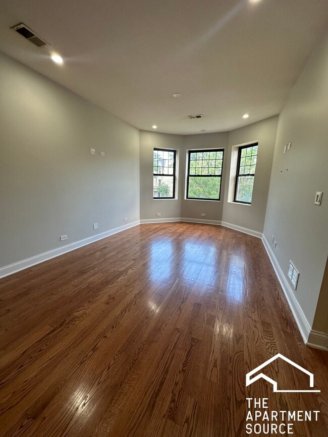 Photo - 4336 S Indiana Ave Unit 1