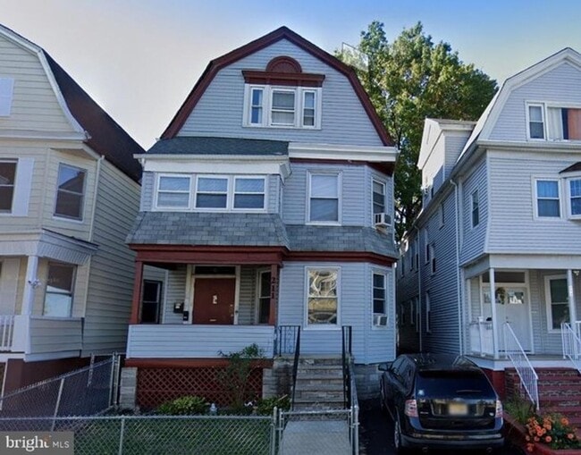 Building Photo - 211 N 19th St Unit 3