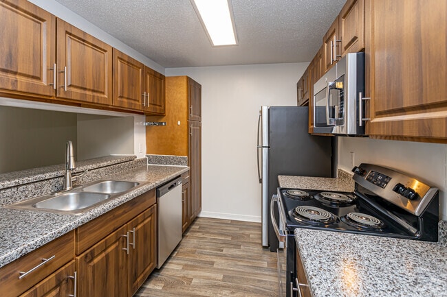 1BR, 1BA - 771SF