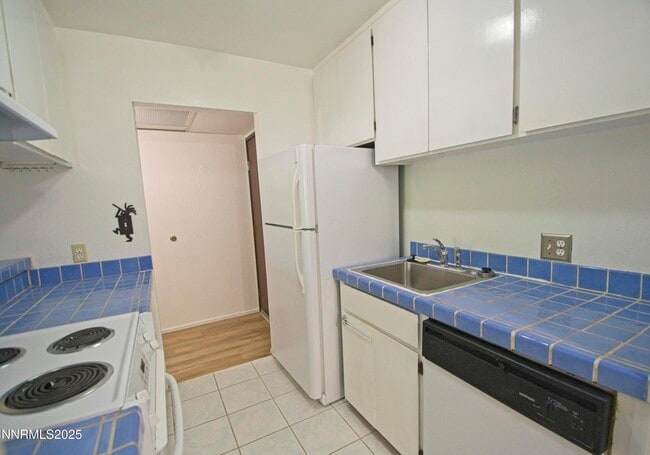 Photo - 2955 Lakeside Dr Unit 331