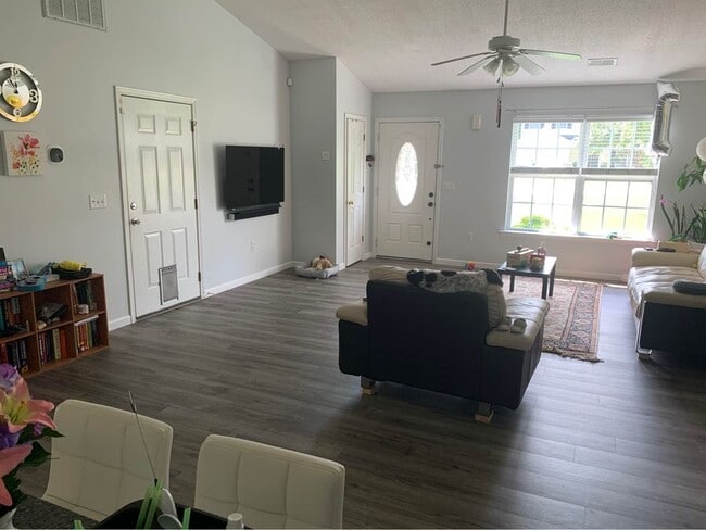 Photo - 591 Hamilton Chase Dr