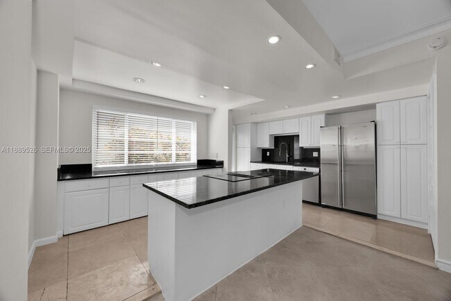 Photo - 940 Sevilla Ave Unit 108