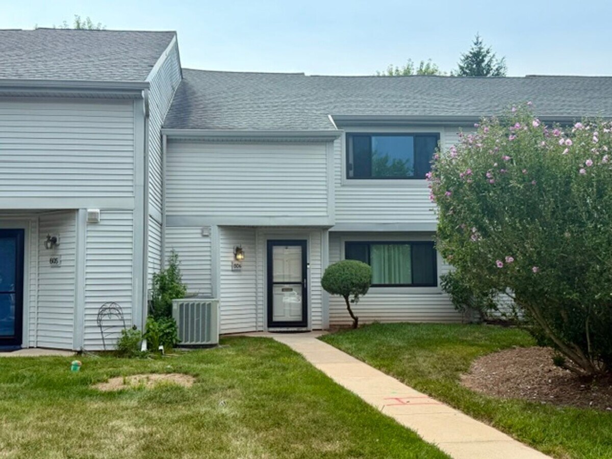 Photo - 604 Monroe Dr