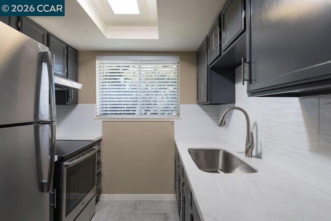 Building Photo - 4800 Bayview Ave Unit APT B