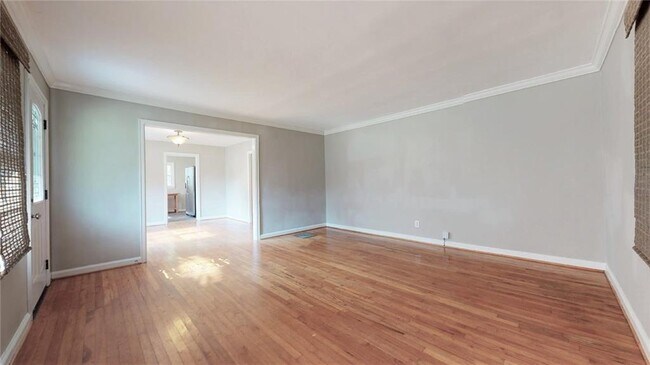Photo - 1674 Beacon Hill Blvd NE