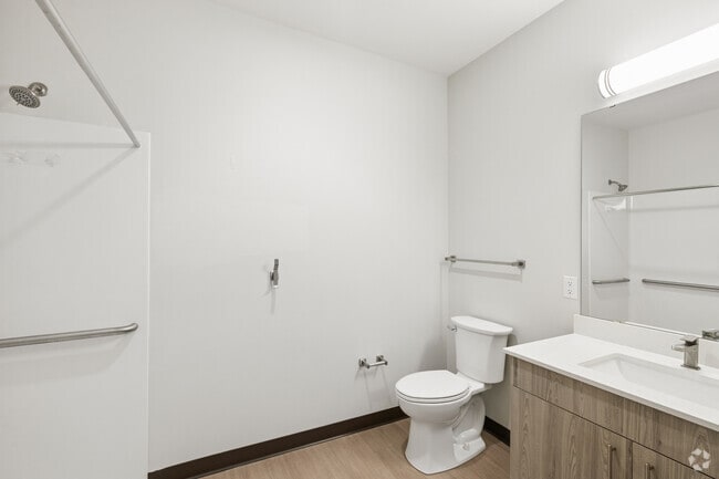 1BR, 1BA - 782SF - Bathroom