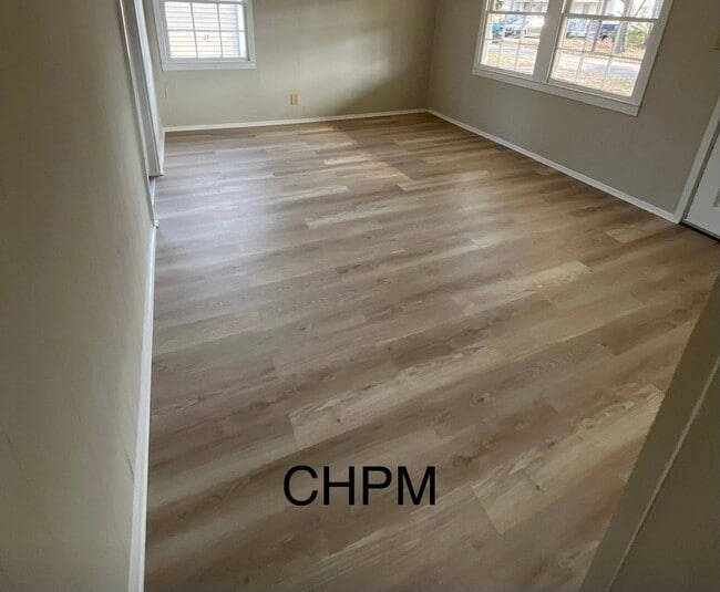 Photo - 327 E Bond St