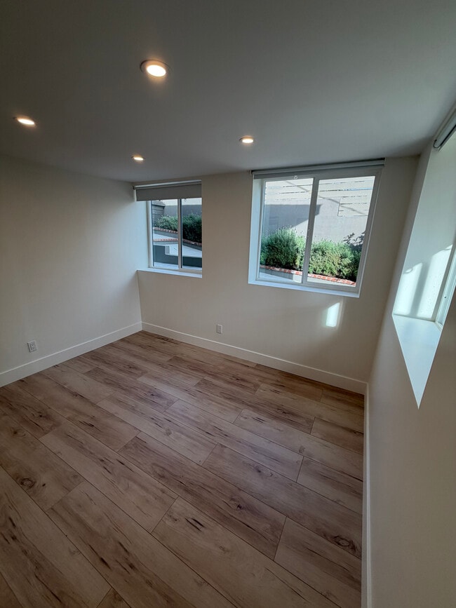 Photo - 2111 Montana St