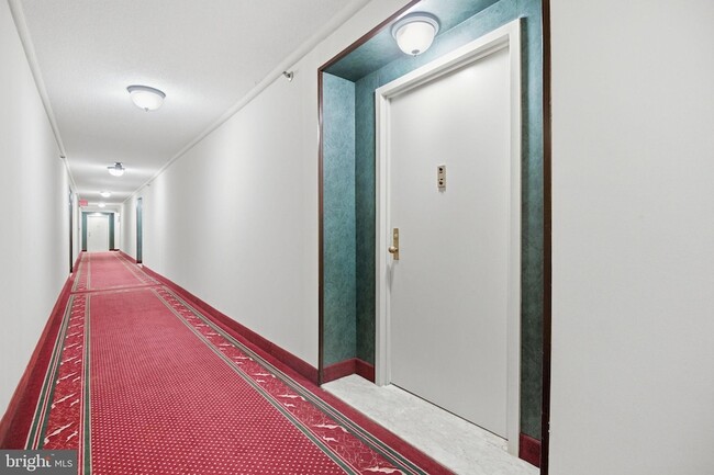 Photo - 3713 S George Mason Dr Unit 316