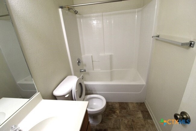 Photo - 4205 Primrose Dr Unidad B