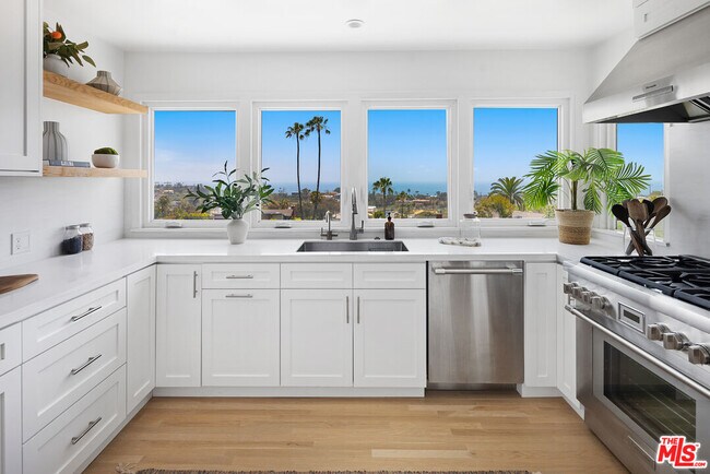 Photo - 16641 Linda Terrace