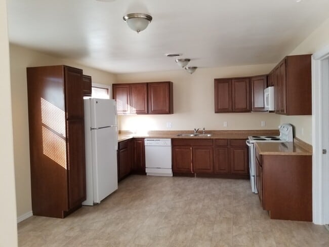 Photo - 419 1st Ave W