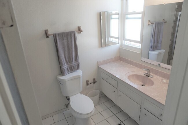 Photo - 5382 Pembury Dr