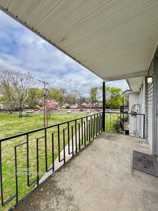 Photo - 613 Hillsboro Rd Unit APT B27