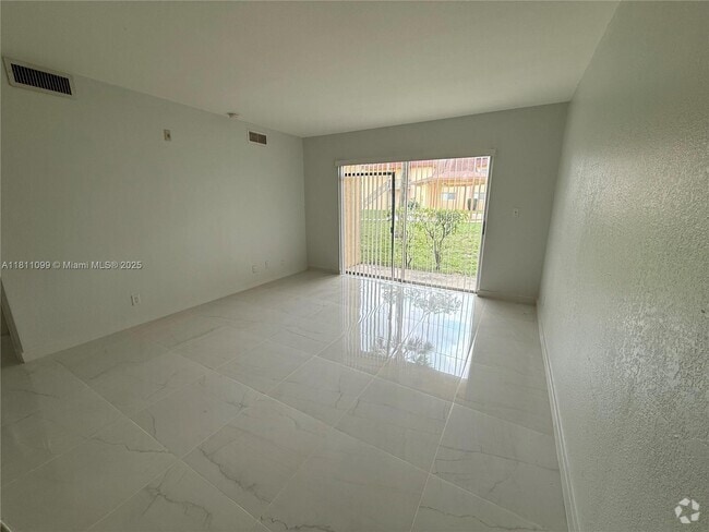 Building Photo - 2840 NW 55th Ave Unit 1A Rental