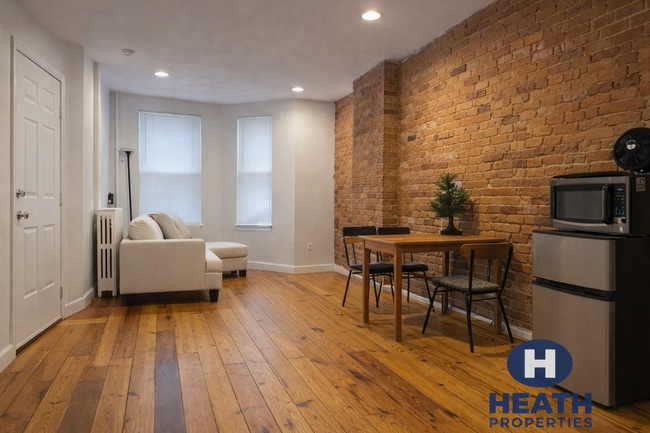 Photo - 210 Hemenway St