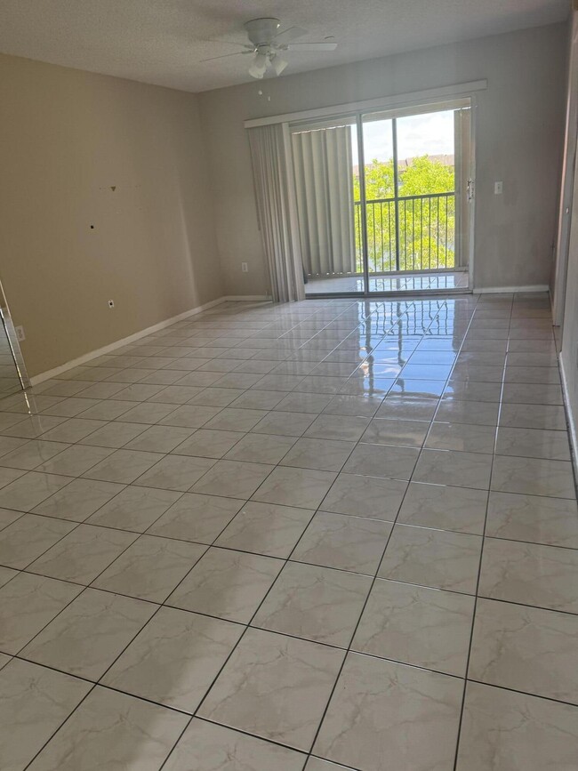 Photo - 701 SW 141st Ave Unit 405r
