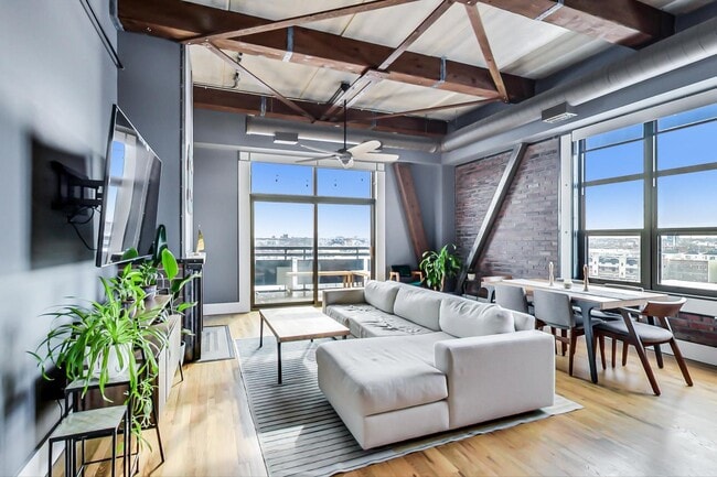 Photo - 1735 W Diversey Pkwy Unit 610