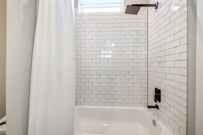 Photo - 4804 Gano St