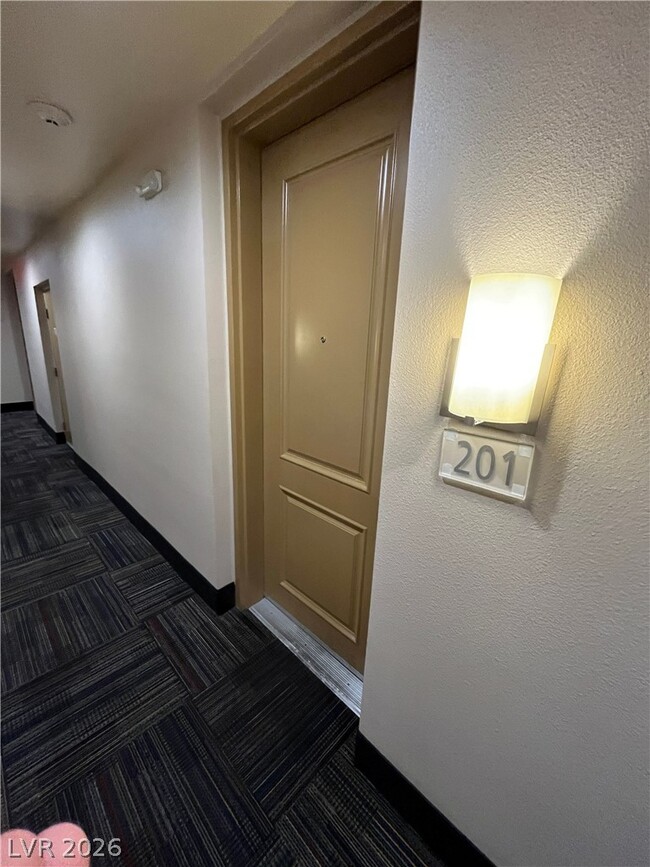 Photo - 43 E Agate Ave Unit 201