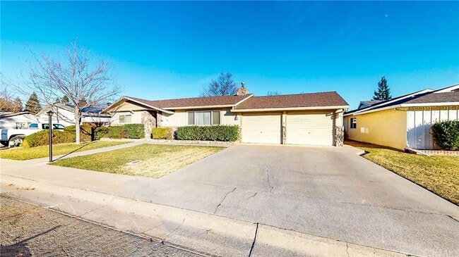 Building Photo - Beautiful home located on a quiet street in Orland