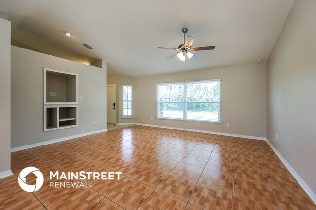 Photo - 4715 4th St W