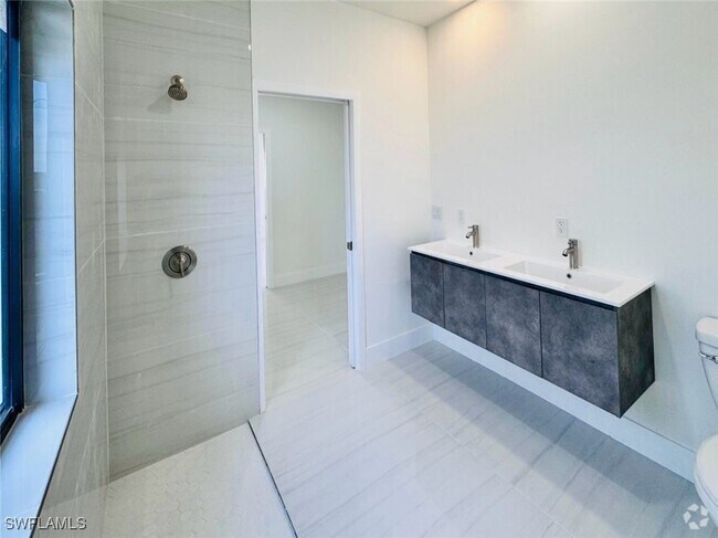 Building Photo - 3424 NE 21st Pl Rental