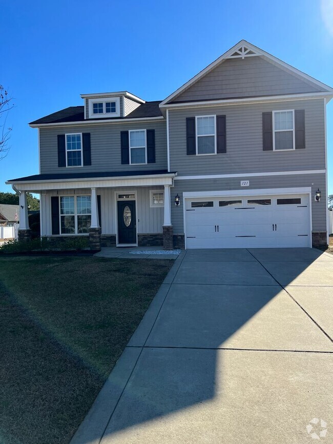 Building Photo - Beautiful 4 Bed, 2.5 Bath Westgate Home