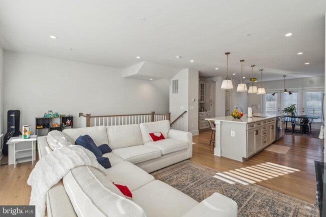 Photo - 20061 Old Line Terrace