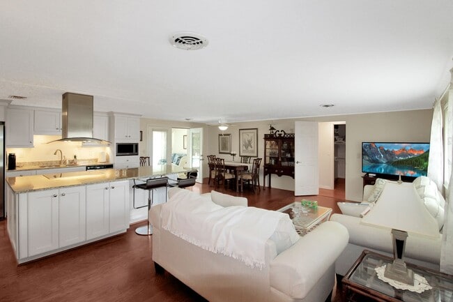 Photo - Sorrento East Annual Pool Home for Rent