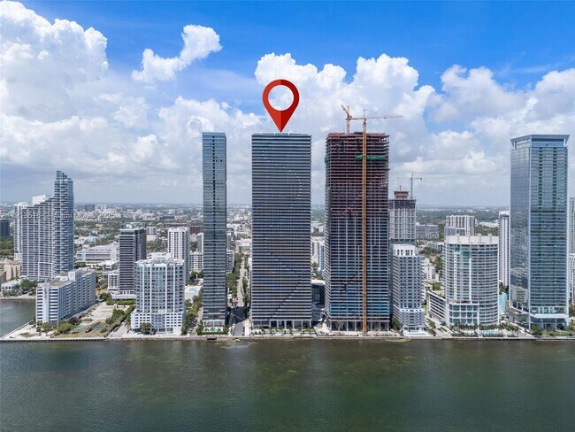 Photo - 700 NE 24th St Unidad 4502