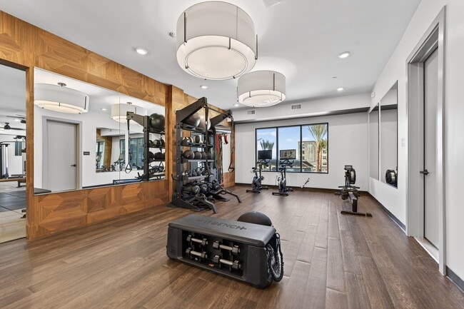 Refinery at Pointe17