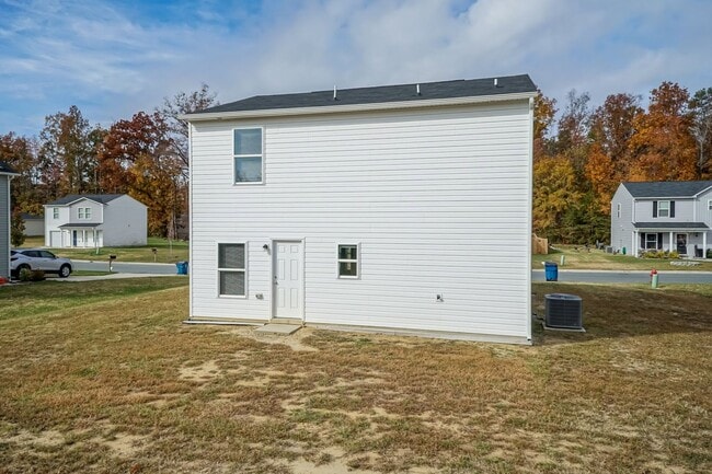 Photo - Beautiful Three Bedroom Home!