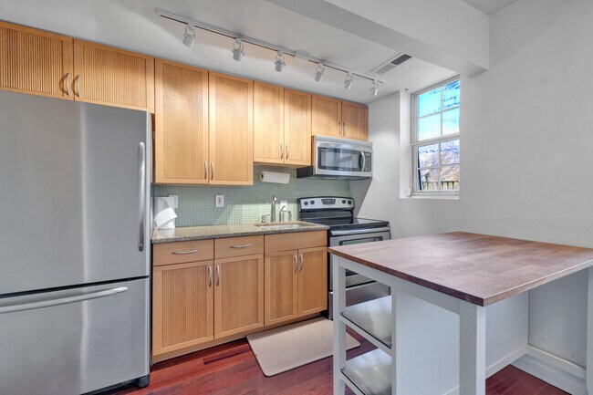 Photo - 1725 Queens Ln Unit 1-109