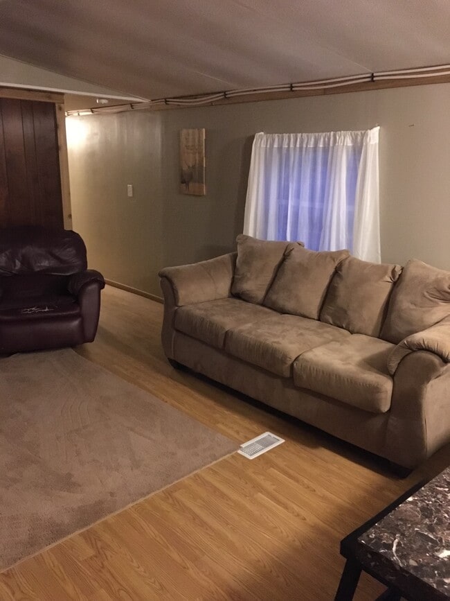 Photo - 35500 Holloway Rd