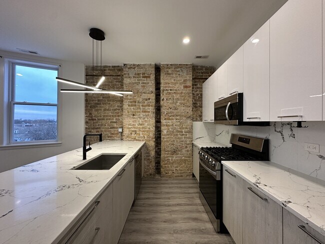 Photo - 2743 W Division St Unit F5