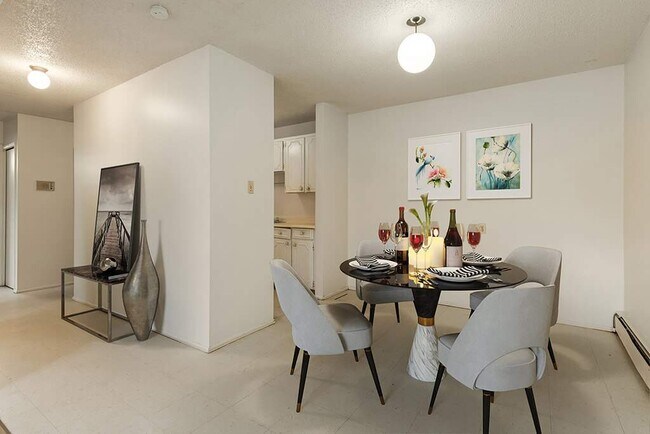 Photo - Sutherland Manor