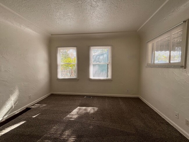 Photo - 1 Bedroom 1 Bathroom w/Office - Available ...