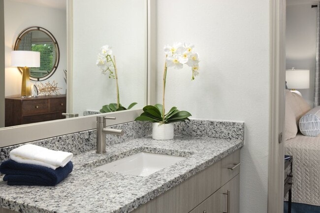 Accesorios en níquel cepillado - Montelena Apartments