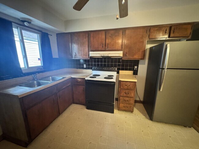 2203-2205 McGuffey Rd