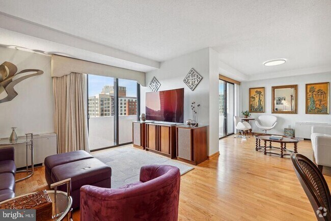 Building Photo - 4141 Henderson Rd Unit 611 Rental